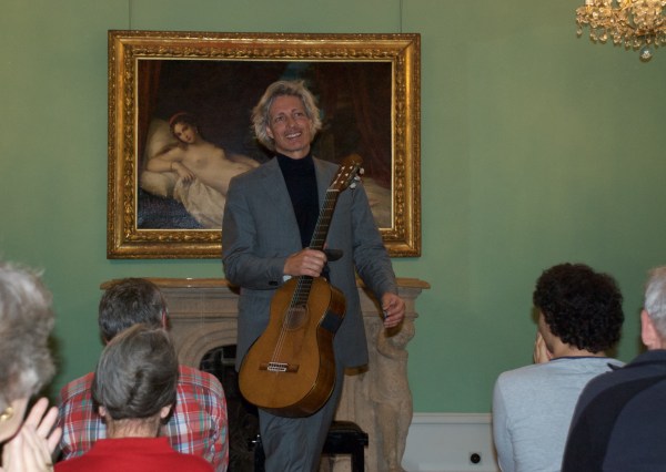 Andreas von Wangenheim im Gartensaal der Villa Boveri
